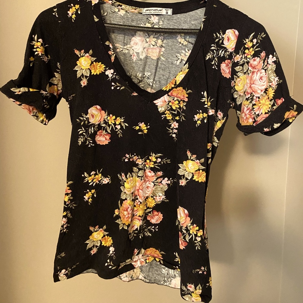 Alternative apparel, floral t-shirt, size small